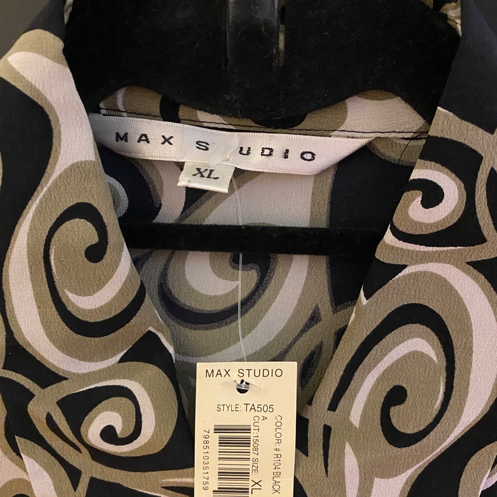 Too - Picture 2 of 2